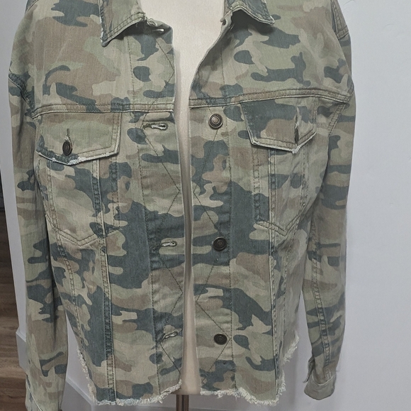 Free People Camouflage Jean Jacket - Picture 3 of 11